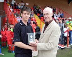 Ref Matt Walker with Gordon Evans under 11S final referee